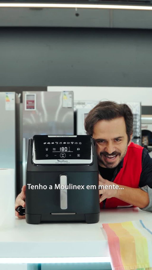 Quem é que faltaria a uma festa destas? Ninguém! 😎

Com a mais recente Easy Fry Silence XXL da @moulinexpt , todos ficam satisfeitos: 10 programas automáticos, função Extra Crisp para deixar tudo ainda mais estaladiço, pode ir à máquina de lavar e zero stress.

Nada te impede de dares tudo no Ano Novo! 🥳