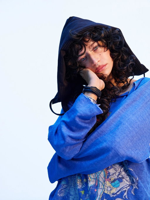 In Josh Safdie’s Marty Supreme, @odessaazion stars alongside @tchalemet’s Marty Mauser as Rachel Mizler, the ping pong star’s relentlessly scheming childhood friend and flame. As Marty rises through the ranks at dizzying speed, Rachel volleys in and out of his life – but not without bringing plenty of chaos, neuroticism and obsession to the table. ⁠
⁠
Odessa’s performance is an electric one, and by now, you probably don’t need us to tell you that you should book those tickets to see @martysupreme on Boxing Day. ⁠
⁠
Swipe for more photos from our winter cover shoot with the Los Angeles actor.⁠
⁠
Photography @mario_sorrenti⁠
Styling @danielleemerson_⁠
Words @treytaylor⁠
⁠
Editor-in-Chief @m_j_whitehouse⁠
Fashion Directors @reed_danny @danielleemerson_⁠
Art Director @sandra_leko_⁠
Design Director @jemonsell⁠
Prop stylist @philipphaemmerle