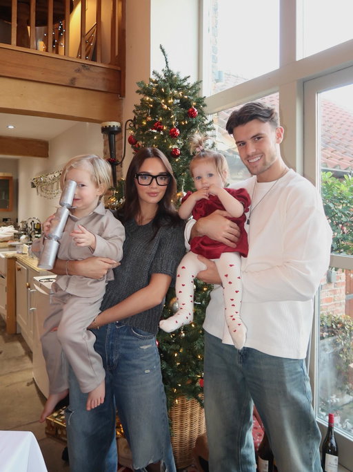 the best christmas with a house full of love and giggles 🥹