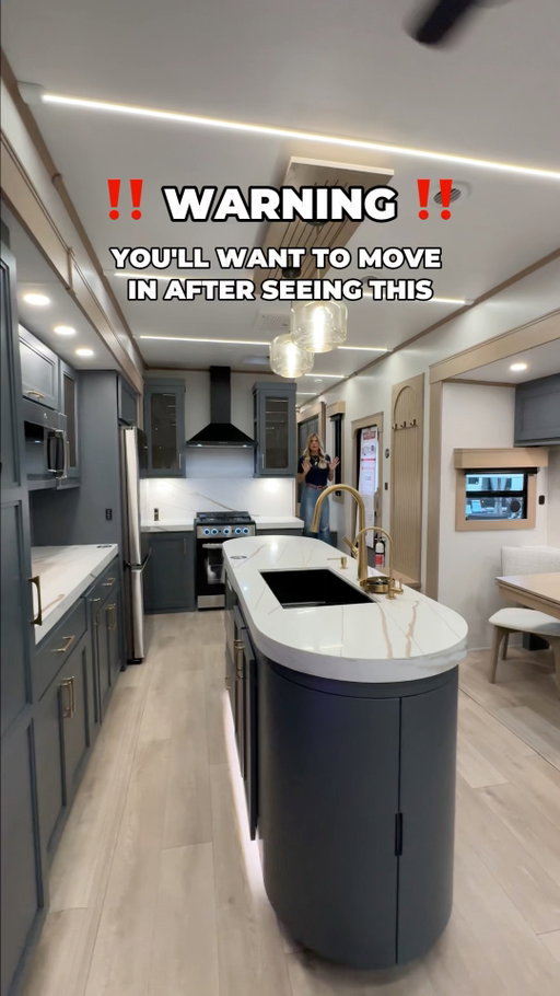 this one tops them all 🙌

🚐 2026 Crossroads Redwood 412GK