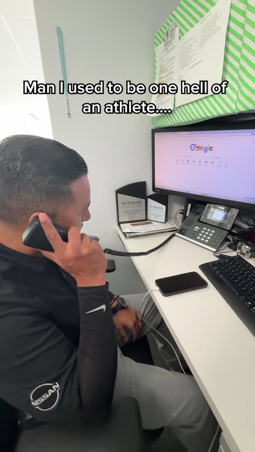 The holiday season has our team reminiscing their athlete days…except now the only running they do is to grab keys for test drives.🏃‍♂️ 
#DowneyNissan #Trust #ServiceExcellence #CarShopping #HolidaySeason #Athlete

La temporada navideña tiene a nuestro equipo recordando sus días de atletas… excepto que ahora lo único que corren es para agarrar las llaves de los test drives.🏃‍♂️
#DowneyNissan #Confianza #ExcelenciaEnServicio #CompraDeAutos #TemporadaNavideña #Atleta