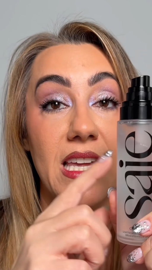 Setting spray is probably more popular than ever right now and it’s understandable: everyone wants their makeup to actually stay on 👏 As you all know, I’m always on the hunt for new formulas to try so when @saiebeauty asked if they could send me their new 16 hour wear CitySet setting spray, I knew I had to really put her to the test. I’ve been wearing and evaluating her for weeks now and truly ran her through the wringer. More traditional aerosol sprays like @onesize’s On ’Til Dawn can feel a bit too harsh for me personally to wear every single day, so finding something this gentle yet effective WITHOUT PVP was genuinely refreshing and honestly kind of shocking lol. So curious what your top setting sprays are right now, tell us in the comments!

#makeupreview #thelipsticklesbians #settingspray