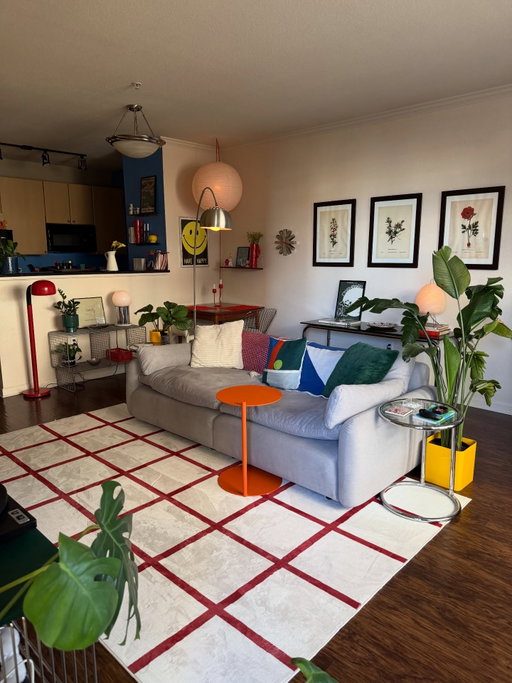 happy friday 🌀
*
* 
Interior design - cozy living - cozy home - midcentury modern - living room design - colorful home - chrome interior - bauhaus design - colorful decor - cozy apartment - apartment inspo - home inspo
*
*
#interiordesign #apartmentinspo #homeinspo #bedroomdesign #mylvngrm