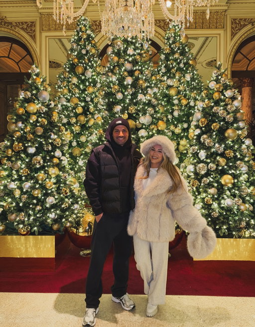 Came to NYC for a procedure, left with so much gratitude. I got to soak in Christmas lights in the city, see the iconic tree, and check off a bucket list dream I’ve had since I was a kid…staying at the Plaza hotel where Home Alone 2 was filmed! PINCH ME! This trip reminded me that you don’t have to wait for everything to feel perfect to enjoy the moment you’re in. Life can be beautiful and challenging at the same time…and both can exist without canceling each other out 🤍

I hope everyone had a magical Christmas!