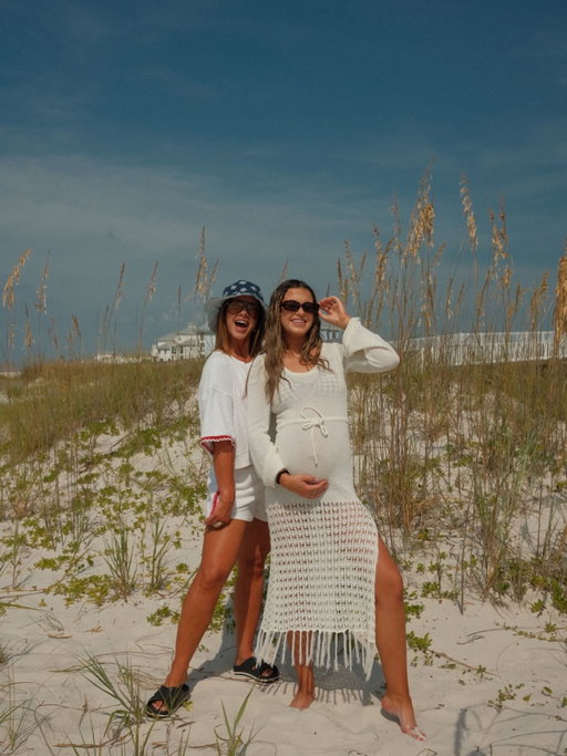 Happy birthday to my beautiful momma!!! love you lots!!! 💖💖💖