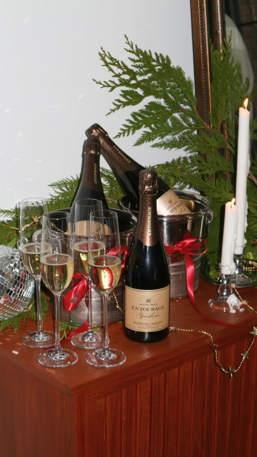 It’s almost time. 🍾

Why not celebrate with Jackson-Triggs and give a toast with friends and family.

Featuring our Entourage Grand Reserve Brut and Sparkling Merlot. Available at LCBO, select Wine Rack locations, winerack.com, and at our Estate — link in bio.

•⁠

#jacksontriggs #ontariowine #niagarawine #lcbo #winerackcanada