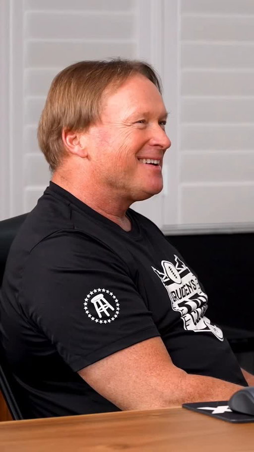 Incredible reaction from Gruden. He was disgusted by the clap