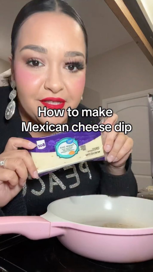 Easy Cheese Dip 
#cheesedip #annettefreckles
@tillamook 
@roteltomatoes