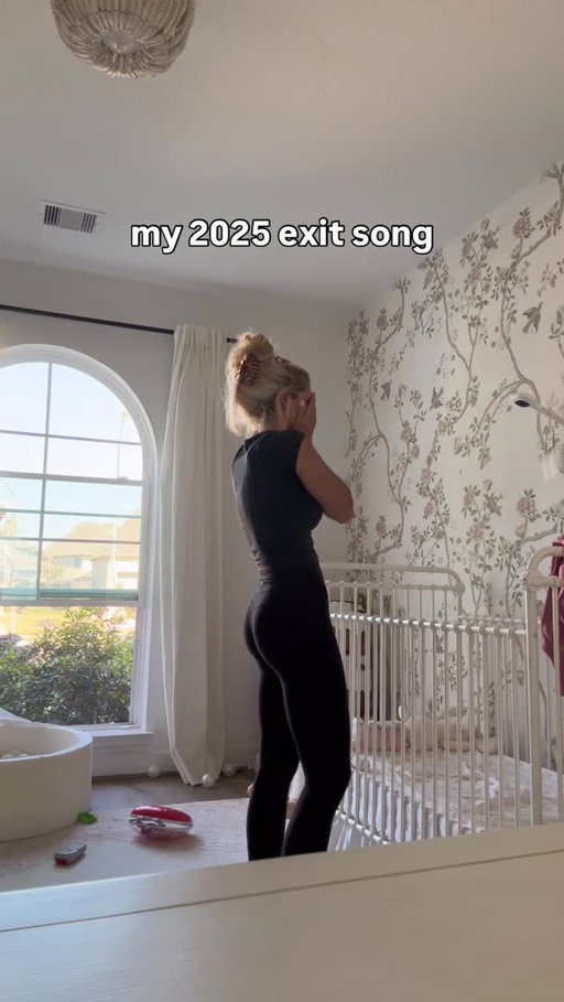 ✌🏼out 2025- the year we lost our house to a lightning strike + fire.

I want to express my deepest gratitude to all of you who showed me and my family extra support this year. The messages. The prayers. The check ins. Every little thing means more than I could ever express. Thank you. 

I’ve never been more excited for a new year. I look forward to beginning 2026 with our New Year Challenge & am truly so thankful for more workouts spent together this upcoming year🫶🏼