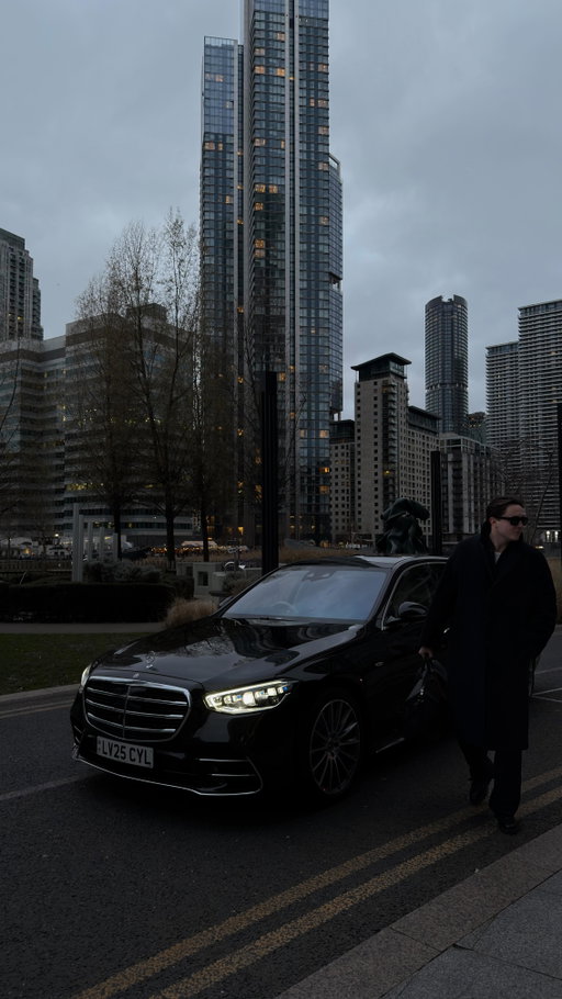 bro thinks he’s kendall roy 😭💀 @taylorgroupae #succession #kendallroy #londonchauffeur #luxurylifestyle #luxury