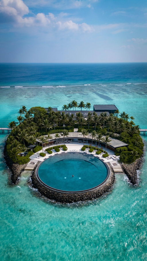 ➡️ Follow @voyagefox_ for more travel tips 🌎

No. 8 of my Top Travel Destinations 2026 are the Maldives 🇲🇻

This place is pure paradise - we just can’t get enough of the endless blues, sunshine and palm trees 🌴 Every island and hotel is super unique so I’m sure we will be back in 2026 as well 🙊

📍 The Ritz-Carlton Maldives

#maldives #malediven #traveltips #bucketlist #luxurytravel Maldives luxury hotel with pool, bucket list hotel stay, honeymoon destination 2026
