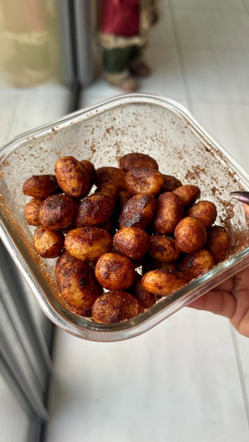Tremper dans le nutella ça doit être incroyable 🙈 

Les gnocchis churros : 
- 1 sachet de gnocchis à poêlée 
- 1 c a c de cannelle 
- 25gr de beurre  fondu 
- 3 sachet de sucre vanillé 

Cuisson : 18min à 190 

#gnocchichurros #churros #gnocchi #lustucru #trendgnocchi