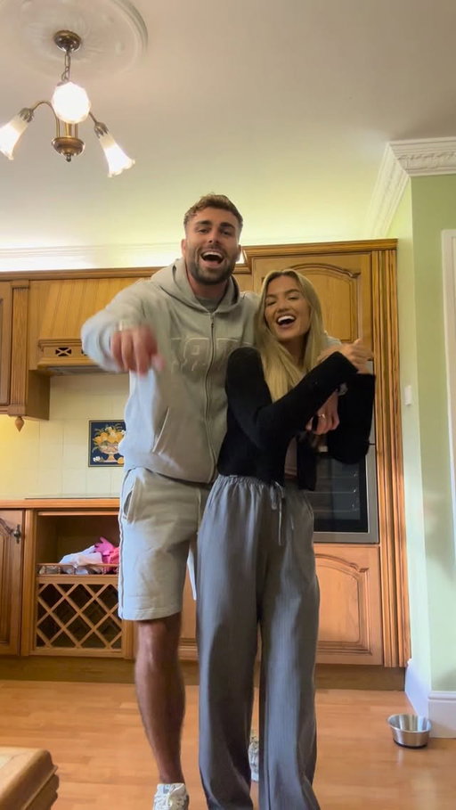 From being old and run down to our dream kitchen 🤩🏡 

Thank you @eden_worktops for doing an amazing job 👏🏼