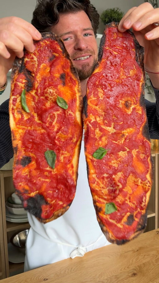 Ever tried Roman-style lingue di pizza?

Lingue di Pizza are thin, crispy flatbreads inspired by the bakeries of Rome. Baked until light and crunchy, perfect for aperitivo or tearing and sharing.

Recipe in the comments below ⬇️