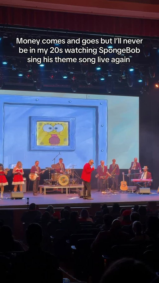 @tomkennyandthehiseas performing the “SpongeBob SquarePants” theme song at the @peeweeherman Christmas Special Charity screening event hosted by @cartoonsunited 🥹🎄💫

Childhoood dream come true ✨✨✨

#cartoon #nostalgia #spongebob #spongebobsquarepants #animation