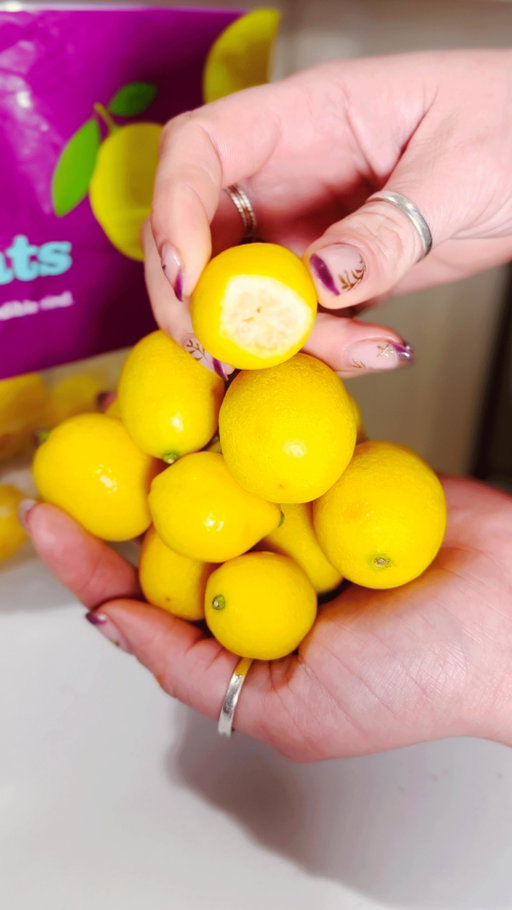 PSA: Limequats are here and they’re incredible. Bright, tart, aromatic, and yes, you can eat ‘em whole! 😝