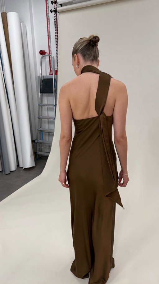The bridesmaid shade of 2026.
Pre-order yours now.

#bridesmaids #chocolatebrown #bridetobe