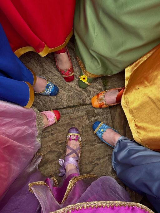 2025 projects recap: Barbie 12 dancing princesses group 🥰💖

Hi so it would no be a 2025 year recap without our Barbie 12 Dancing princesses cosplay group which was a dream group for so long for me I am so happy I got to do it with the loveliest people 🥹💖

What other dream cosplay groups do you have? 🤩

Ashlynn: Me
Blair: @ambermillie_cosplays 
Courtney: @polaris_designs 
Delia: @lady._beee 
Edeline: @seenacosplay 
Genevieve: @sophie_does_cosplays 
Jannesa: @rebekahs_art_adventures 

#barbie #barbie12dancingprincesses #sewing #diy #cosplay