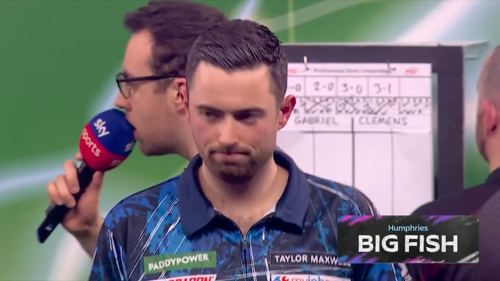 HUMPHRIES BAGS THE BIG FISH! 🎣

The TENTH 170 checkout of the tournament! 👏

Luke Humphries conjures up a spectacular finish to send the crowd wild at Ally Pally!

#WCDarts