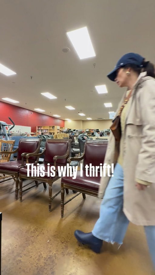 Are you kidding me?! I almost walked past these chairs. Then I circled back. Then I sat in one and just knew.

They were $2. 😱😱😱

Worn in the right places, solid, leather, timeless — the kind of pieces that already feel like they belong to a home with history. I brought them home without fully knowing where they’d land… and then Christmas happened.

They framed our tree. They anchored the room. They became part of the memories.

I honestly can’t imagine this Christmas without them now.

This is what I love about thrifting — finding pieces that aren’t just furniture, but feeling. Pieces that look like they’ve lived a life before joining yours.

Colonial, Ralph Lauren–inspired, old-world, warm, and meant to be used — not just looked at.

This is exactly why I thrift!

#thriftedhome #thrifted #thriftfinds