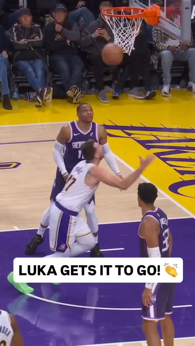 @lukadoncic gets the TOUGH bucket to fall for 20 1H points! 🔥 SAC/LAL • NBA League Pass • <link in bio>