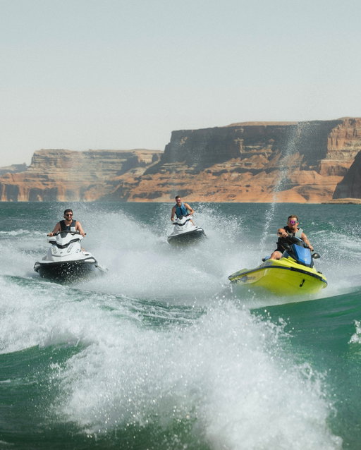 JUNE DUMP!

June is my Birthday month and it’s a month that’s got everyone hyped for summer. Naturally it is my favorite month of the year.
It was the best it’s ever been this year with the most epic Lake Powell bachelor party ever. Shoutout @ryaniwerks and @powellheadz for that!
I turned 30 this year which I hear is old but luckily it doesn’t feel like it.
Drift mansion was so lit I hope to visit again soon!!!
Built a halfpipe at the shop and shredded with the @dernbrothers 
June on Top💎
