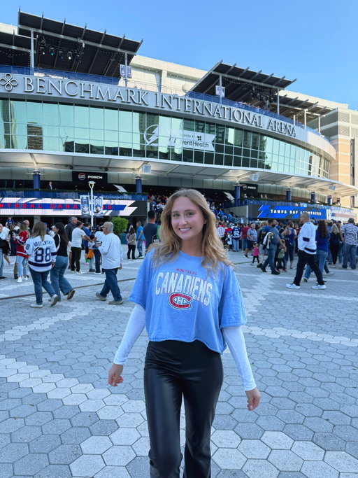the best way to end 2025 @canadiensmtl ❤️🏒
 
#hockey #nhl #montrealcanadiens #hockeygirl #sportsstyle