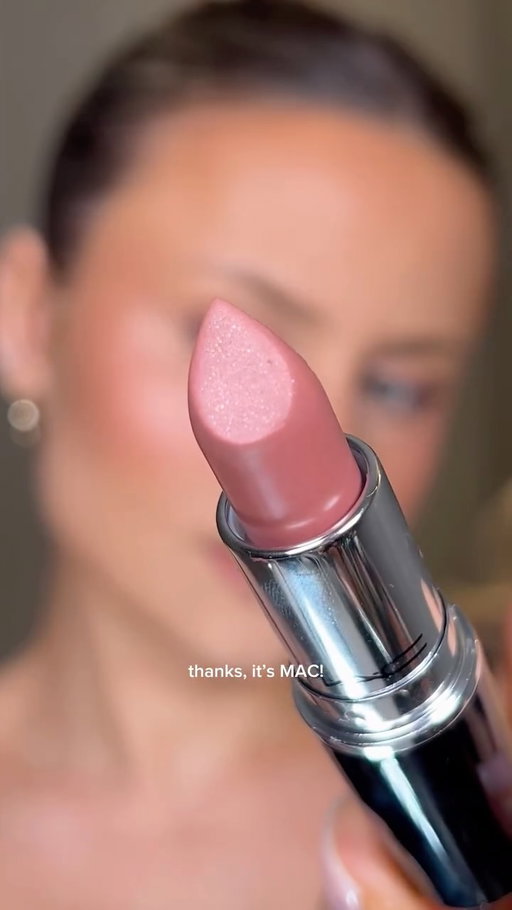 thanks, it’s mac! perfeect nude lippie @maccosmetics @maccosmeticsuki @maccosmeticsnordics #lipcombo #makeup #maccosmetics #makeupreels #lipstick