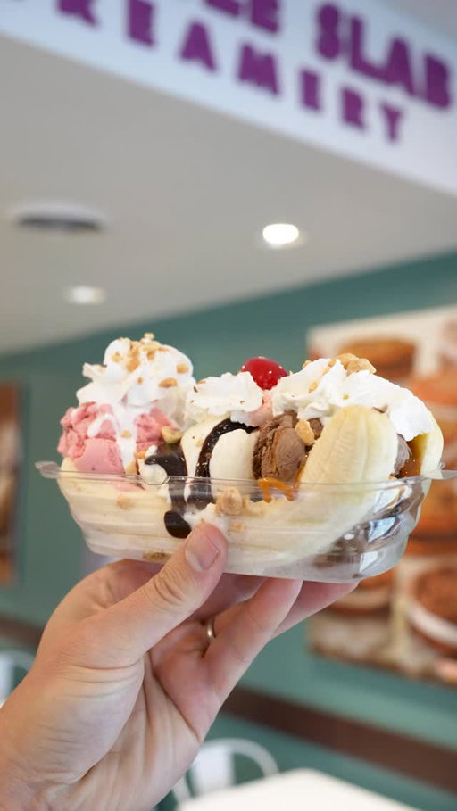 you can’t go wrong with a Banana Split 🍌🍨😍
