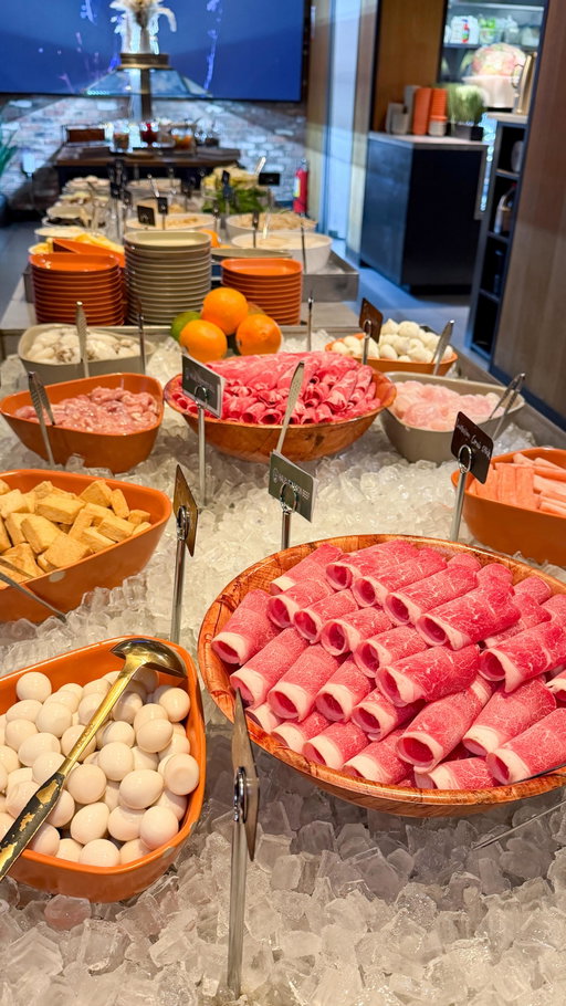 Dolar Shop is one of my favorite hot pot restaurants, but this was my first time trying their AYCE experience! It’s only $45.99 per person, but the catch is that it doesn’t start until 9:30 PM. You get access to an endless spread of high-quality meats, vegetables, seafood, noodles, and more, and of course, the dessert bar and free ice cream at the end. 🍲 
#thedolarshop #dolarshopexperience
#hotpotlovers #luxuryhotoot #nycfoodie