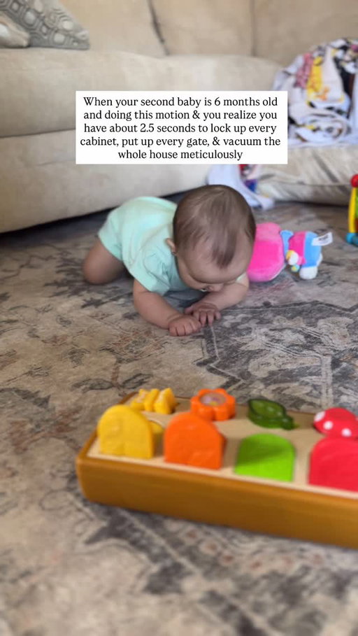 Counting down my most viral reels of 2025 with this one coming in at number 5 with 3.8M views! Now she’s 16 months and climbing and running everywhere!!😂😂

#babymilestones #mostviralreels #babies #crawlingbaby 
#6monthold 

Baby milestones 
Crawling baby 
Most viral reels of 2025