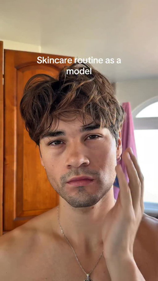 Skincare as a model
•
•
#skincare #skincareroutine
#skincaretips #hairtutorial #hairstyles