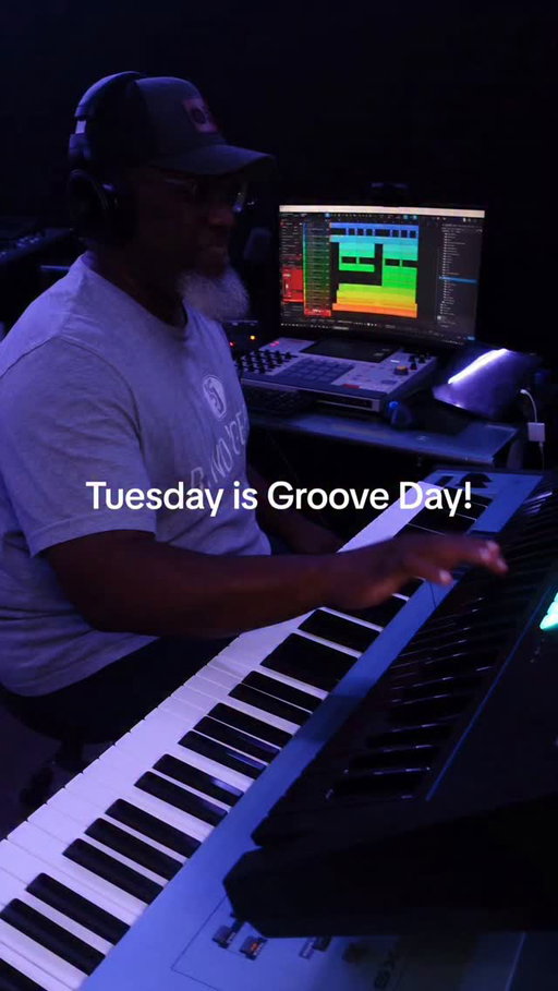 It's that day again!!!! This is called "Double Dutch" from the Tuesday Is Groove Day Vol 3 album. Have a happy New Year y'all!! Here's to more dope music! #music #lover #composer #followme