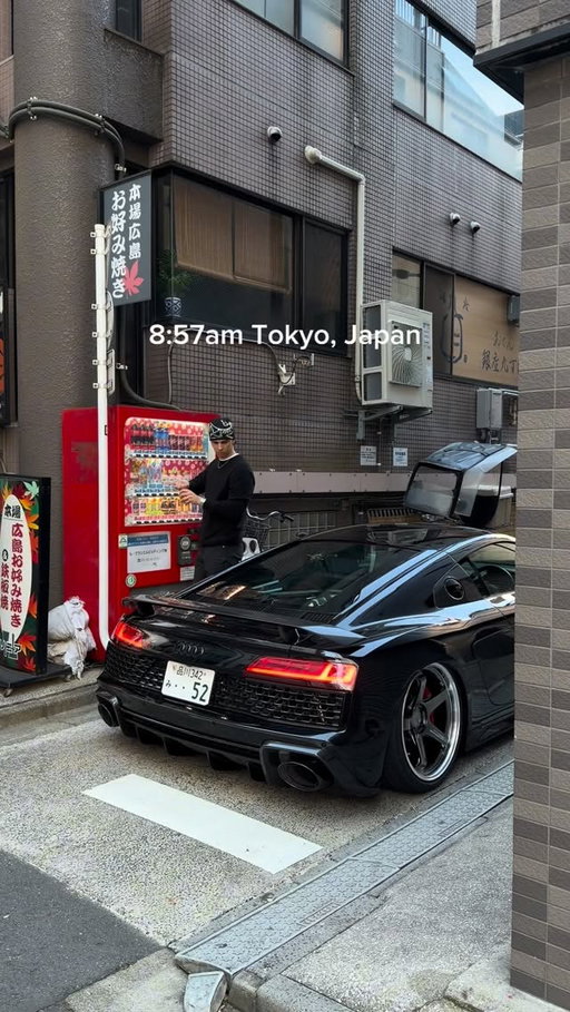 Tuesday morning in Tokyo with @mah_audi_r8 🗼

#tokyo #japan #audir8 #audi #cars