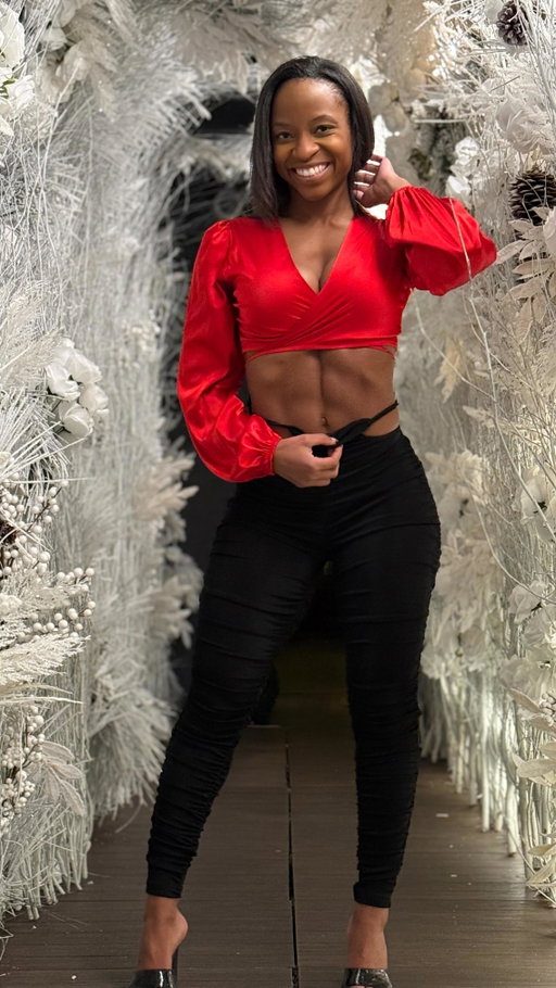 If the year needed a finale—this is it 😏🥰😜

How do you plan to celebrate tomorrow night? 

#nye #newyearseve #fit #fitness #fitwomen