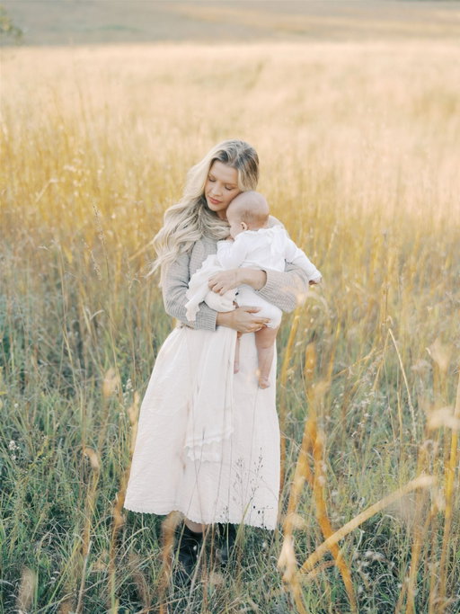 2025 - the year I became a mother . My greatest treasure in life and the most important work I’ll ever do. ❤️ 

Lennon is the greatest blessing in so many ways . I’ll never take for granted what this year has brought me , complete clarity in my priorities , self worth as a woman and mother and strength l didn’t know I had . Proud to be this little girls mom 🤍

Photo @anniewellsphotography