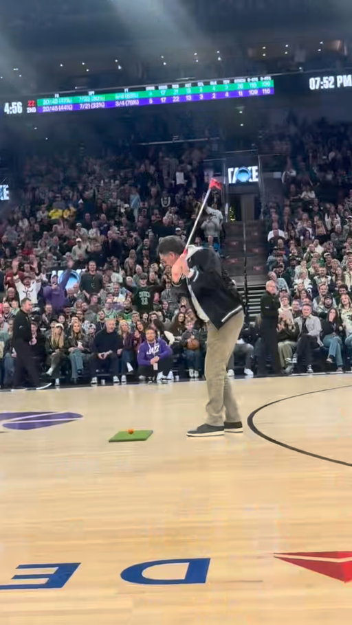 Just a little hit and giggle during a jazz game! 🎶😂