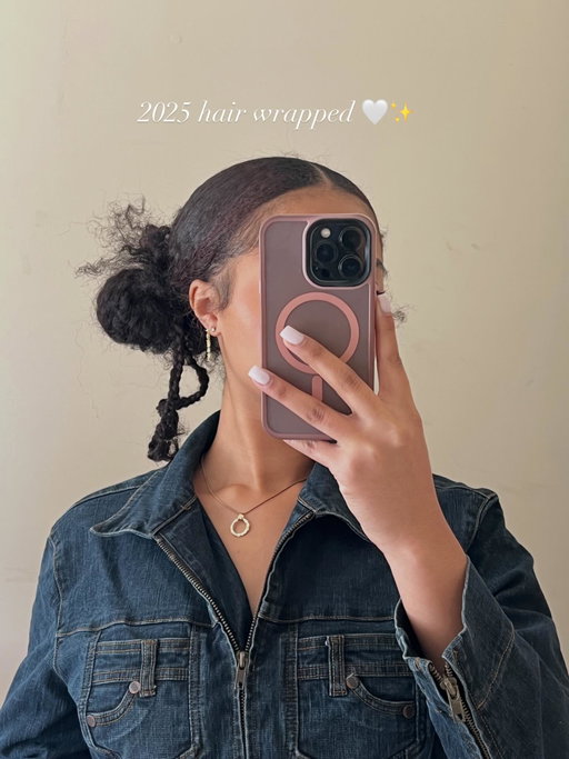 a look through my hairstyles this year ✨ 

💭 started the year with some lots of fluffy braidouts, got my curly cut in feb, dipped into my creativity and did lots of fun styles in the spring, had a semi mini twist summer, braids for vacation, brightend up my hair color for the fall, ending with lots of flexi rods and twistouts 

what is your favorite styles and what do you want to see next year? 👀