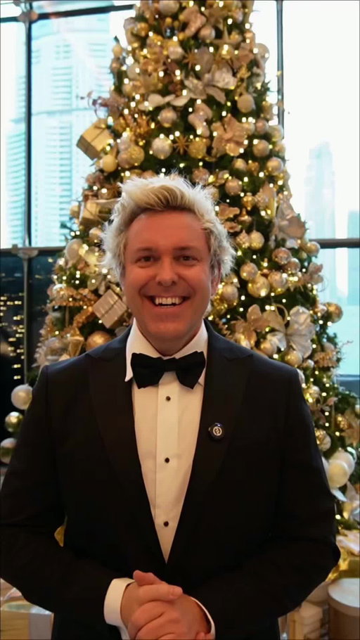 Hallo ihr Lieben! 🎄✨

Ich wünsch euch einen guten Rutsch in ein gesundes, fröhliches neues Jahr 2026!
Danke, dass ihr nach all den Jahren immer noch in meine Shows kommt und mich so treu begleitet, das bedeutet mir wirklich sehr viel. ❤️
Die neue Show ist in Arbeit, die ersten Testauftritte starten im Januar… ich freu mich riesig auf alles, was kommt und auf euch! 😄

Bleibt gesund und so wunderbar, wie ihr seid.
Euer Sascha

#SaschaGrammel #Rutschtgutrein #Neujahrsgruß #DankeVonHerzen #NeueShow2026