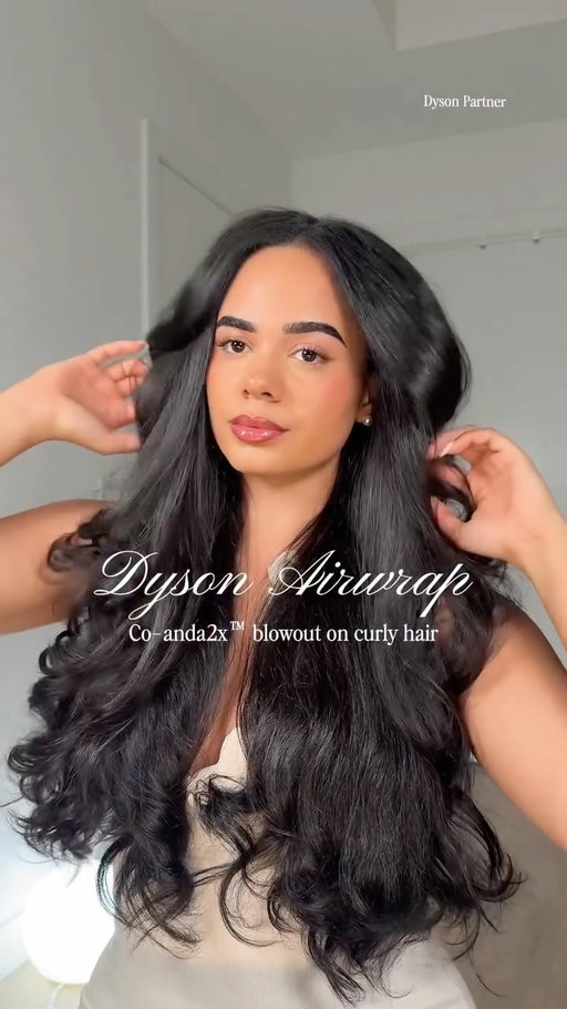 How to do a blowout on 3c curls using @dysonbeauty airwrap co-anda2x ™✨

I can’t believe how fast this hairstyle took me!
#blowout #curlyhair #dysonbeauty #dysonpartner