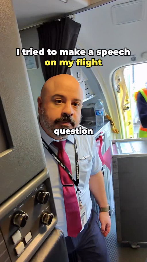 Her reaction at the end was priceless :)
.
.
.
#extrovert #airplane #flight