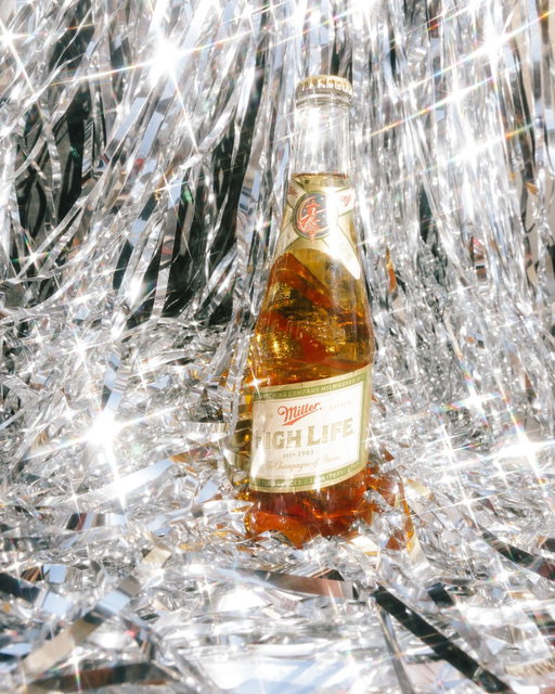 Here’s to the first beer of the new year! 
 
 
📸: @theboomboxpvd