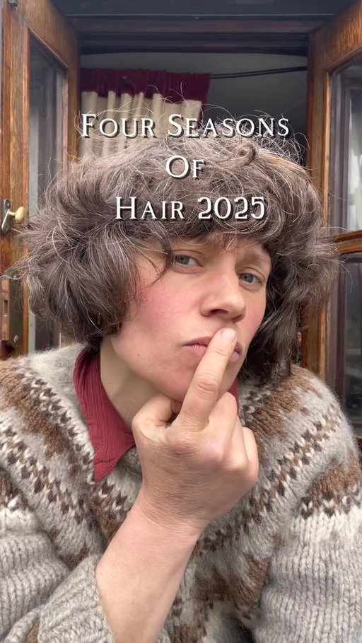 2025 madness was pretty consistent. May 2026 be even merrier and hairier! 

#hair #diyhair #haircut #hairstyle #recap #2025 #boatlife #narrowboatlife