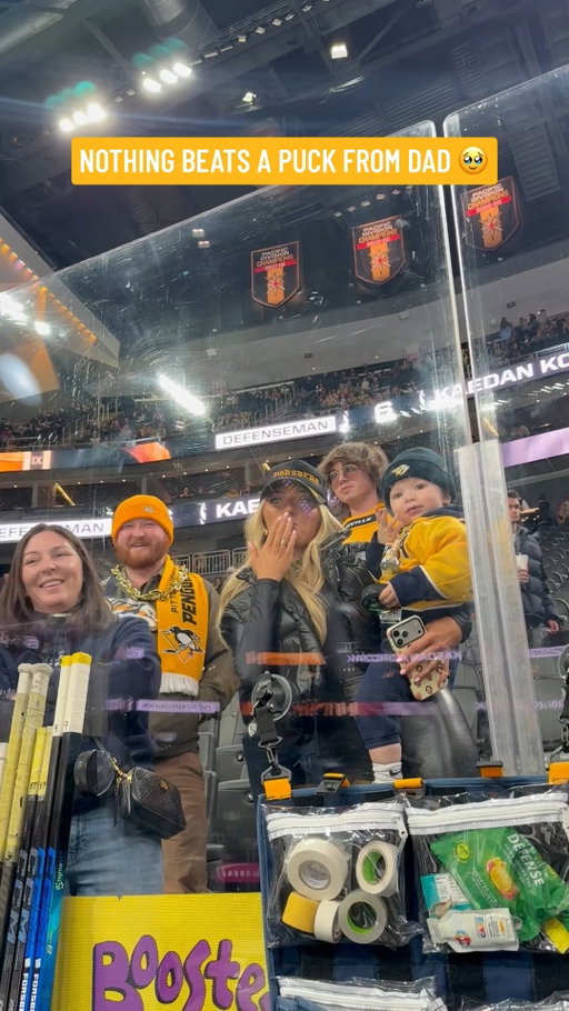 The final puck for Felix in 2025 😘