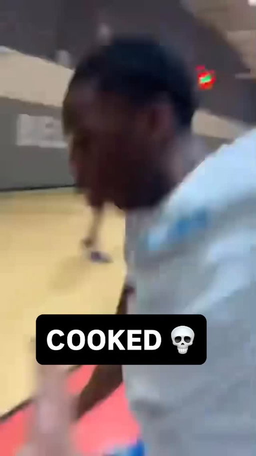 Nah bro just popped out of NOWHERE 😭 @explosive_elite @cruzsanantonio @dey.2tuff (via @phivehoops)