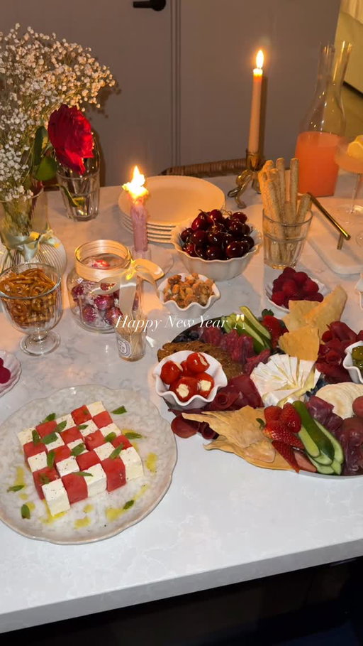 Any excuse to host a party! Wishing you an amazing 2026 🥂💖

#HNY #happynewyear #hosting #aboutlastnight