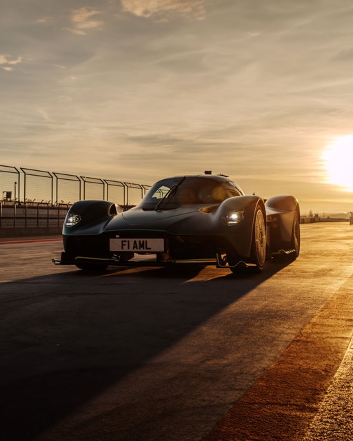 Riding at dawn. Welcome, 2026.

#AstonMartin #Valkyrie #IMPOSSIBLEDRIVEN