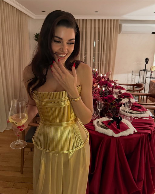Happy New Year 💫- Part I 🎄👑⚱️♥️
#baktımçokdileğimvardirektlambaolmayakararverdim 👻
