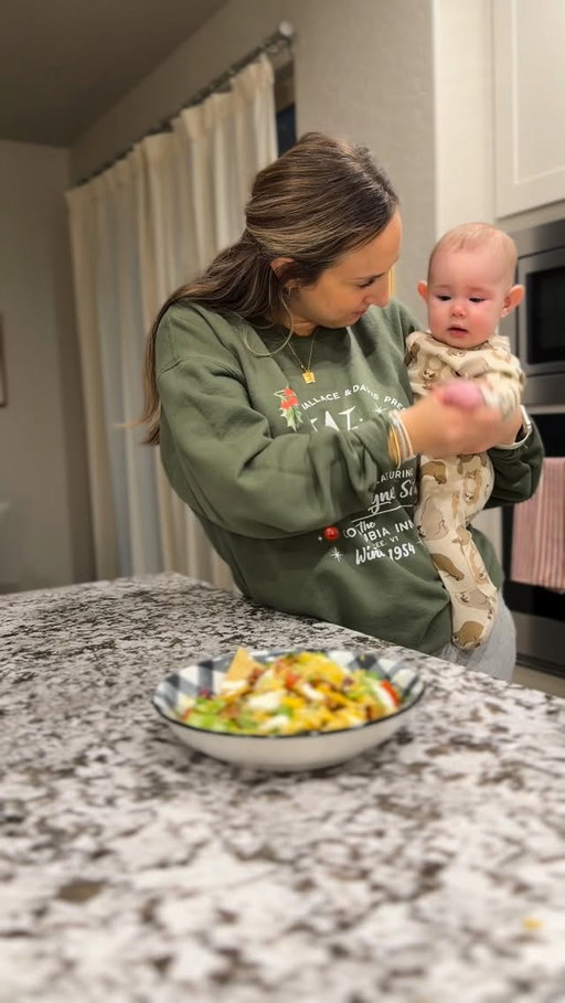Going into 2026 using @emeals to save me time & keep me sane - it’s dinner planned, without the mental breakdown 😆😉 check them out to make life easier in 2026!

#ad #grocerydelivery #2026resolution #momhacks