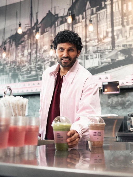 Purpose is built one sip at a time... @jayshetty & @joeandthejuice brings functional fuel to power your daily rituals: 💪 The Muscle Up is a source of protein which contributes to the maintenance of muscle mass supporting strength and recovery 🧠 The Big Brain Energy is a source of zinc which contributes to normal cognitive function helping mental clarity. Two smoothies, one goal. Fuel your purpose. 

Available in all @joeandthejuice locations 🌍 

#fuelyourpurpose